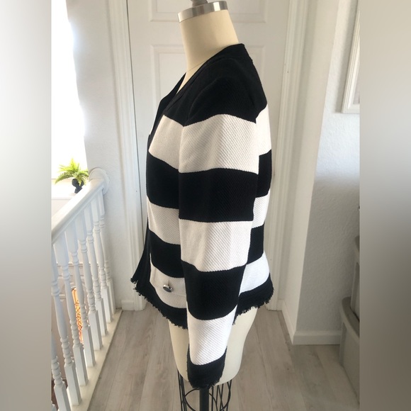 White House Black market tweed striped jacket. - Picture 4 of 16